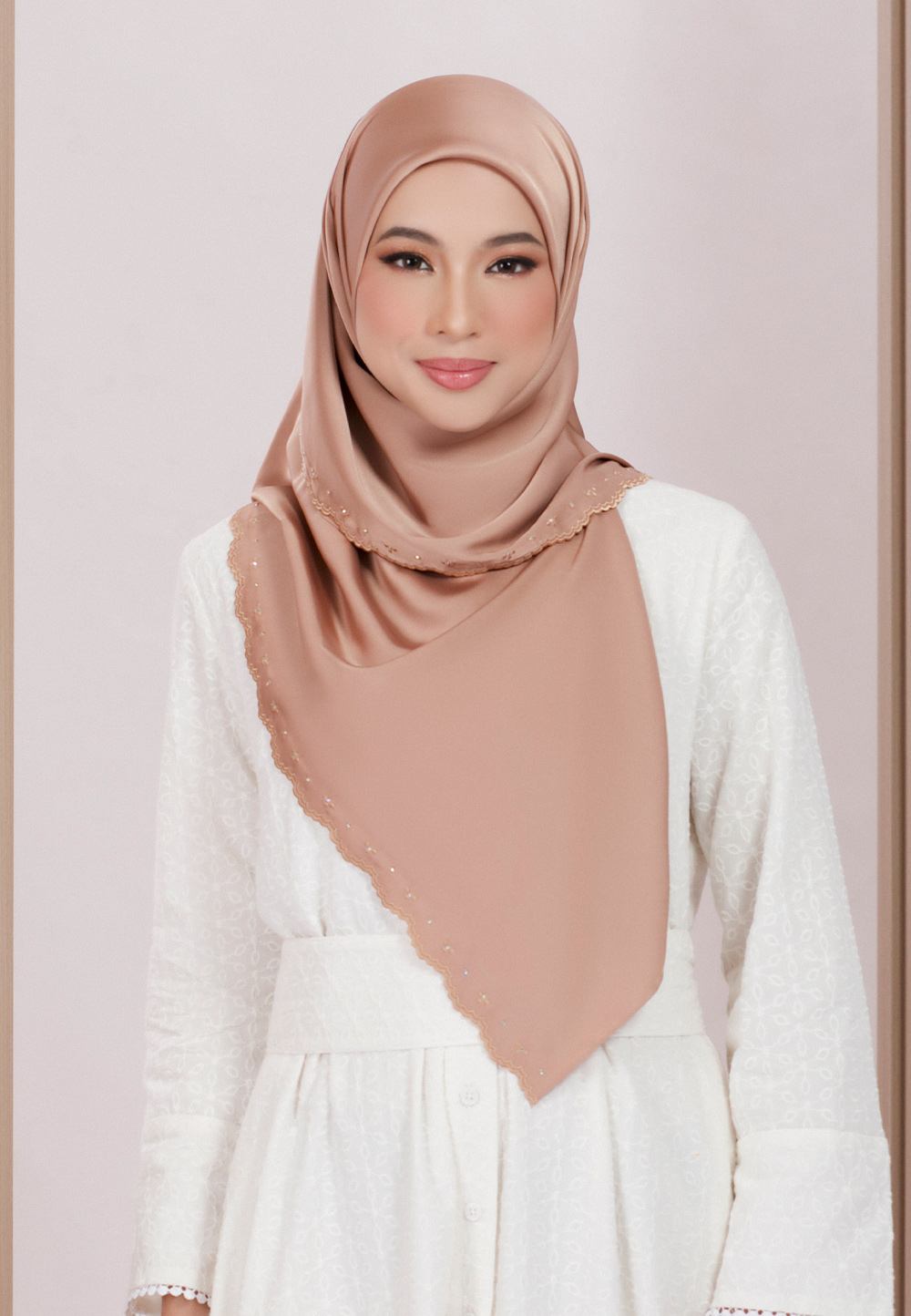 SQ GRACE EMBROIDERY PLAIN IN BROWN (DIAMOND)
